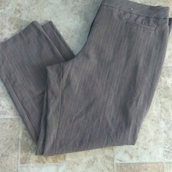 1x grey cropped pants 👖 - Picture 1 of 1